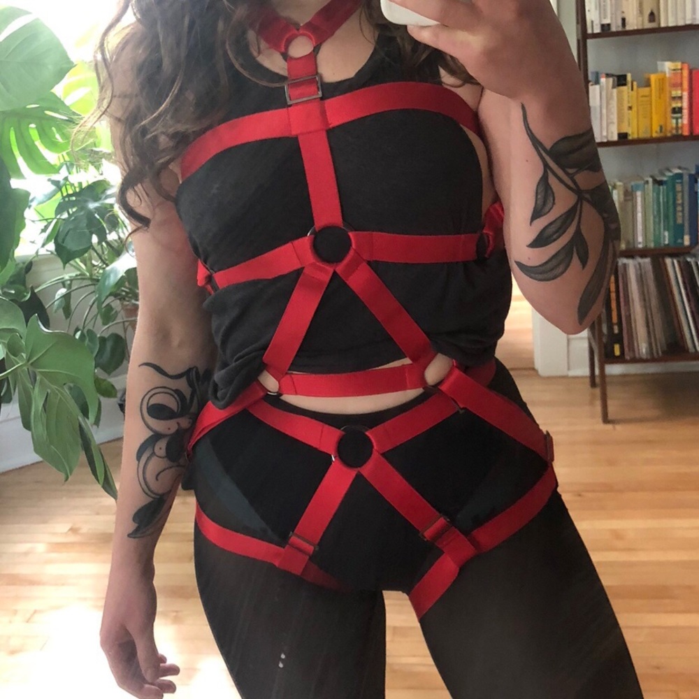 Teale Coco body harness